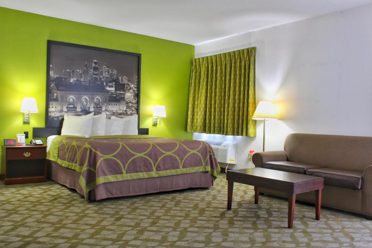 Hotel Super 8 By Wyndham De Soto Esterno foto
