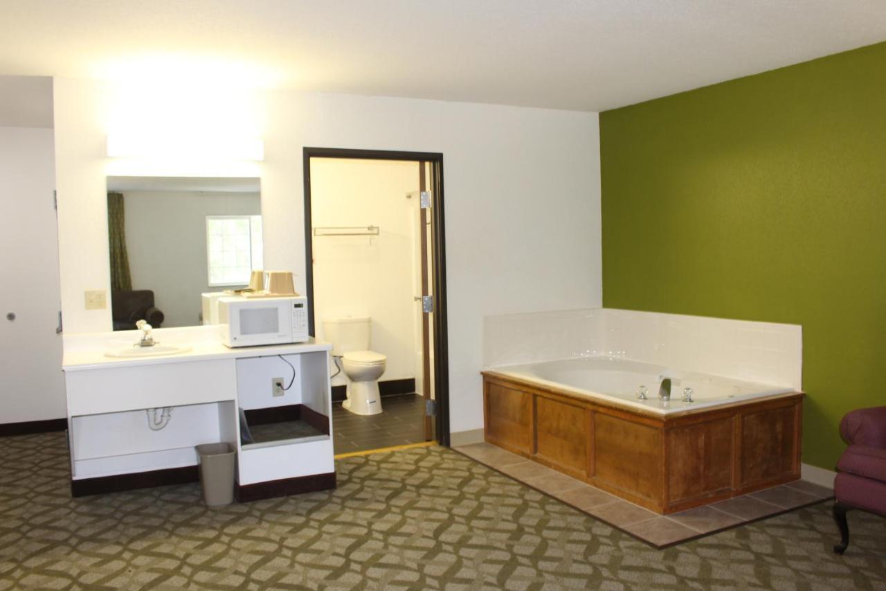 Hotel Super 8 By Wyndham De Soto Esterno foto