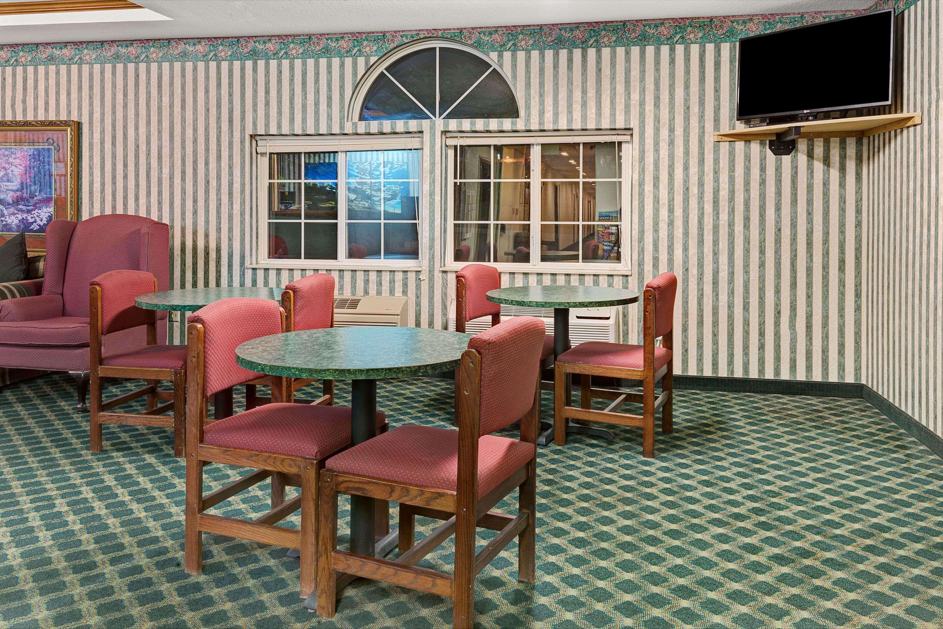 Hotel Super 8 By Wyndham De Soto Esterno foto