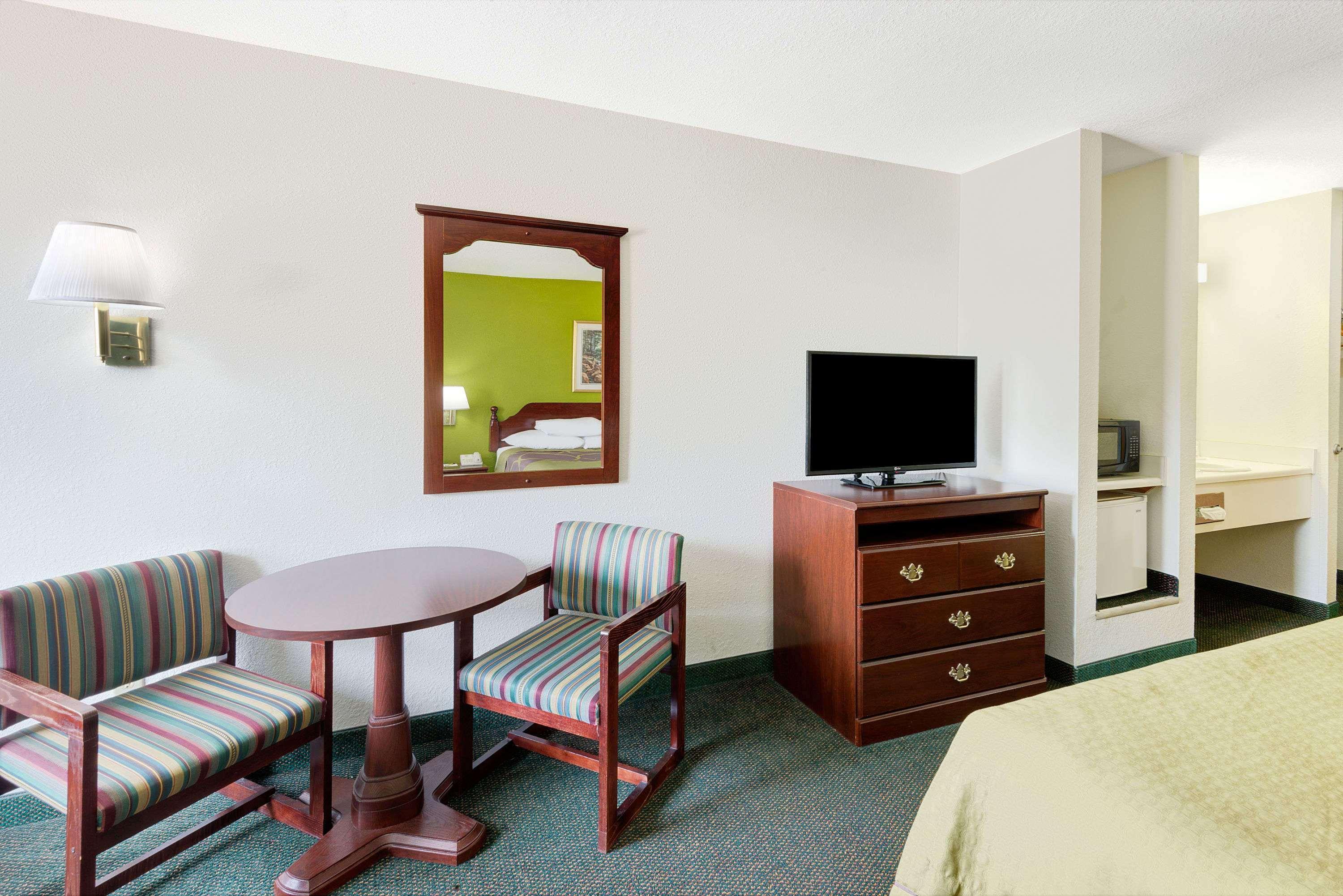 Hotel Super 8 By Wyndham De Soto Esterno foto