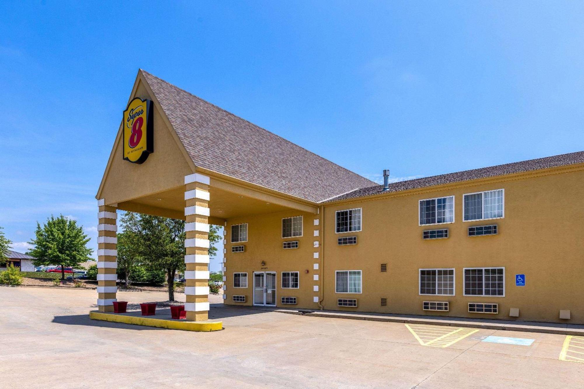 Hotel Super 8 By Wyndham De Soto Esterno foto